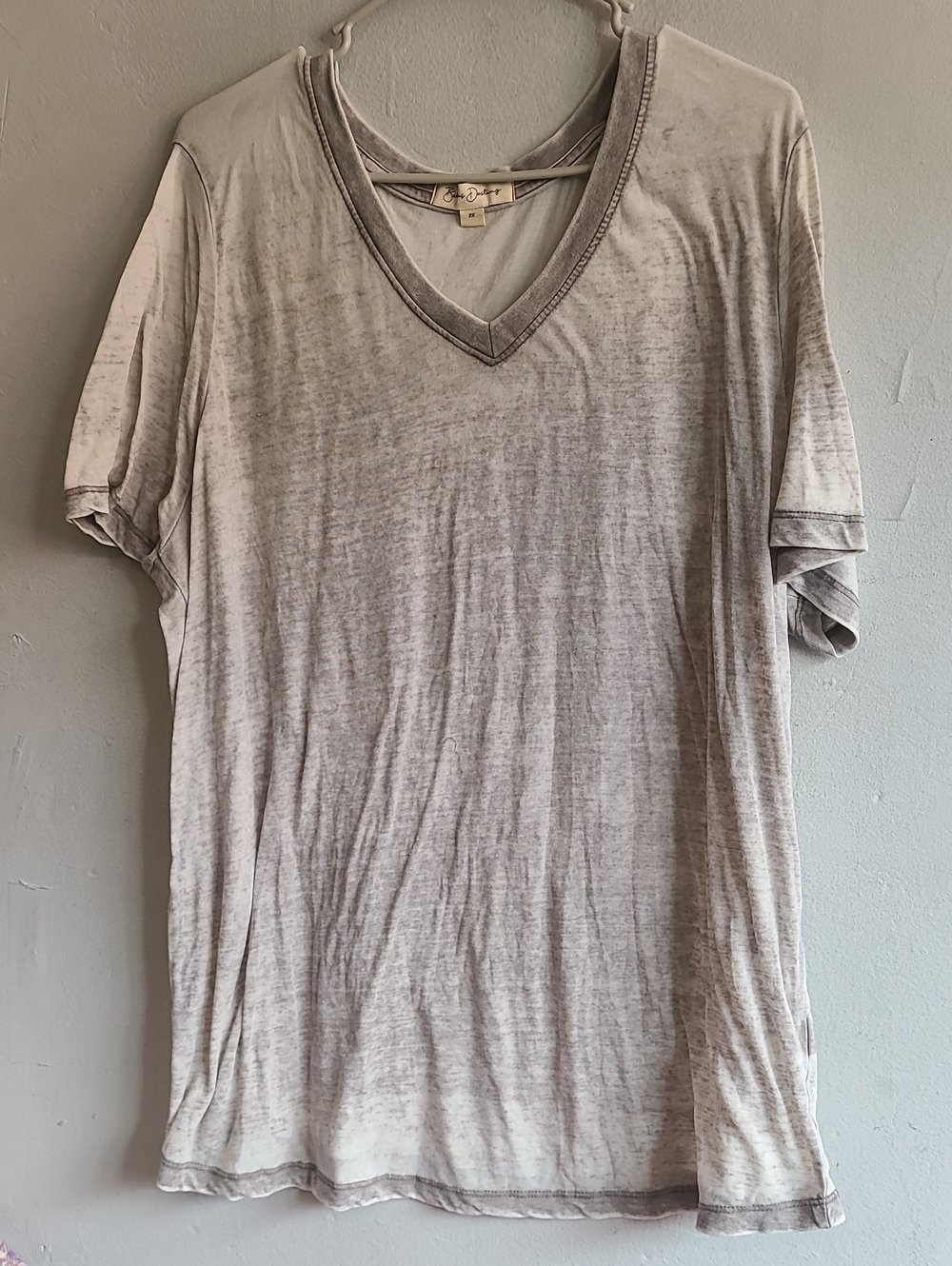 Women's 2X gray heather stone-washed-look v-neck lightweight tee t-shirt